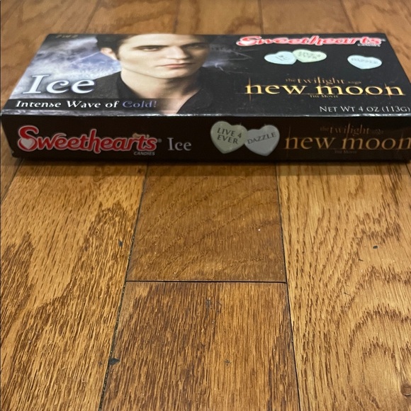 Twilight New Moon Sweethearts Candies - Picture 2 of 6